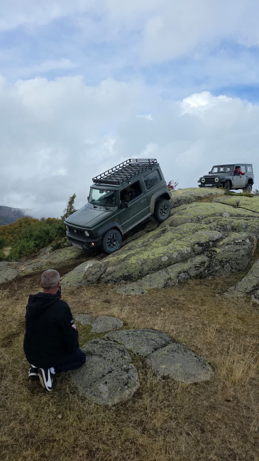 Jimny на карпест терен