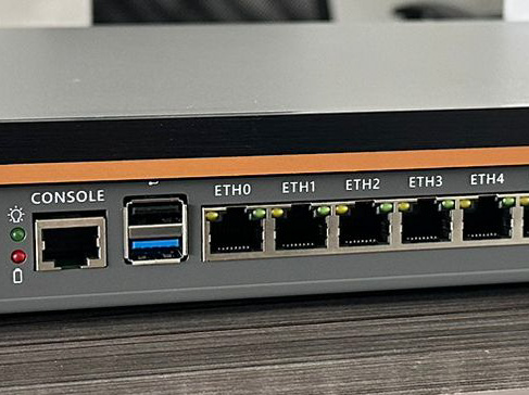 GoSafe порти — CONSOLE, USB и ETH0–ETH4